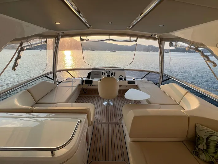  Yacht Photos Pics ABSOLUTE NAVETTA 58