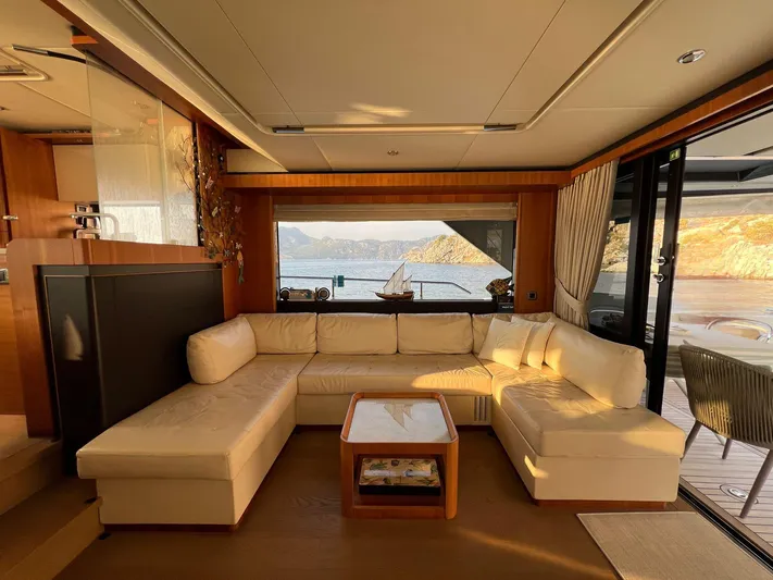  Yacht Photos Pics ABSOLUTE NAVETTA 58