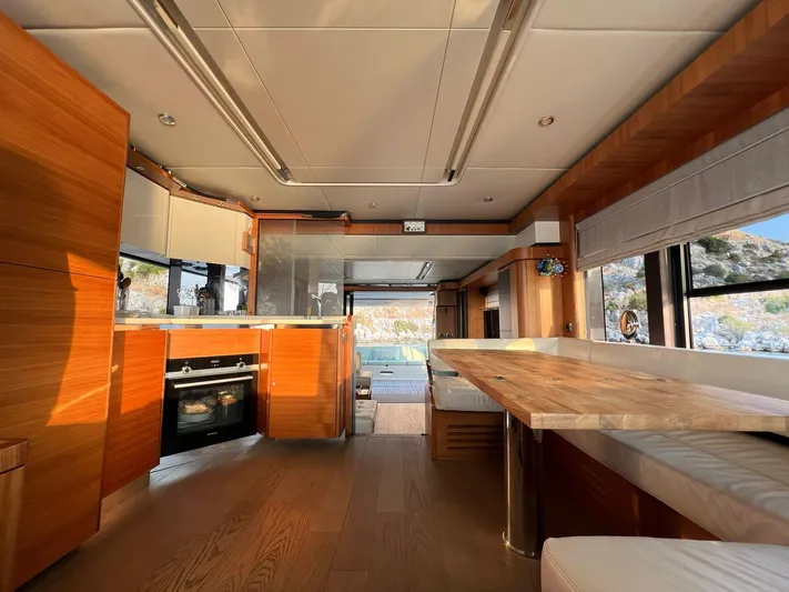  Yacht Photos Pics ABSOLUTE NAVETTA 58