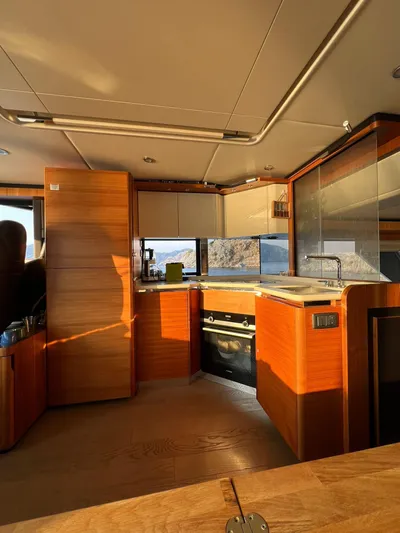  Yacht Photos Pics ABSOLUTE NAVETTA 58