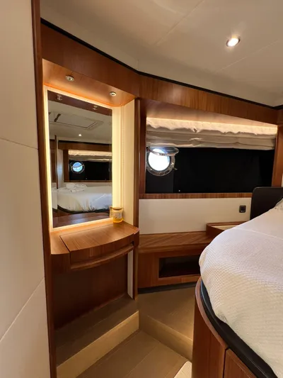  Yacht Photos Pics ABSOLUTE NAVETTA 58