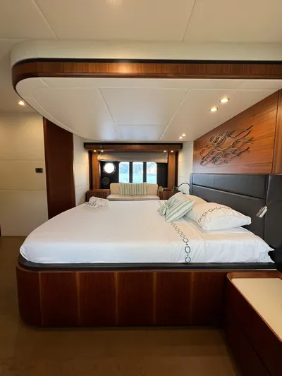  Yacht Photos Pics ABSOLUTE NAVETTA 58