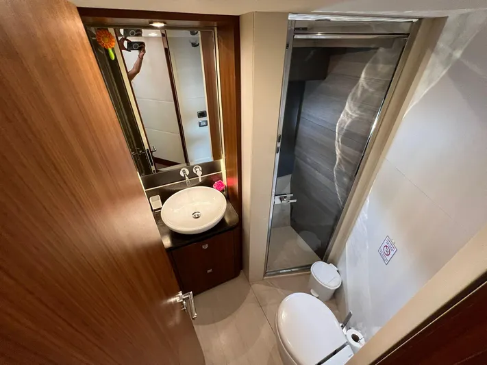  Yacht Photos Pics ABSOLUTE NAVETTA 58