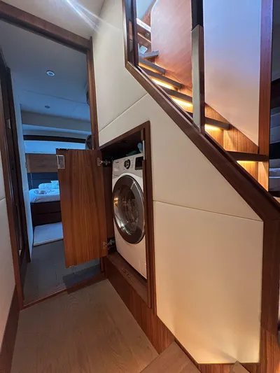  Yacht Photos Pics ABSOLUTE NAVETTA 58