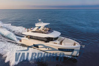 2022 Absolute 52 Navetta