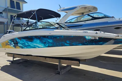 NauticStar 223 DC Deck