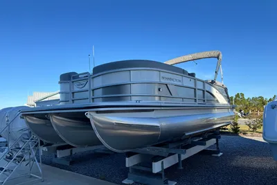 Bennington 24 MFB
