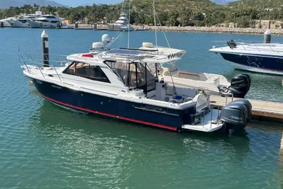 Cutwater C-302 Sport Coupe
