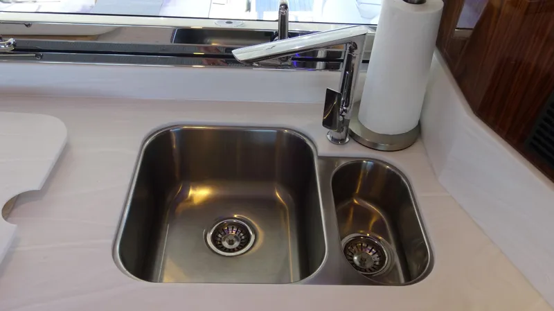 Chapter II Yacht Photos Pics 