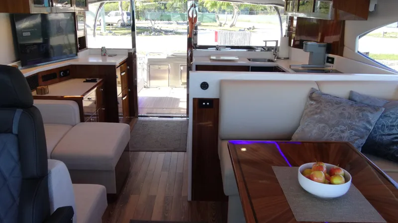 Chapter II Yacht Photos Pics 