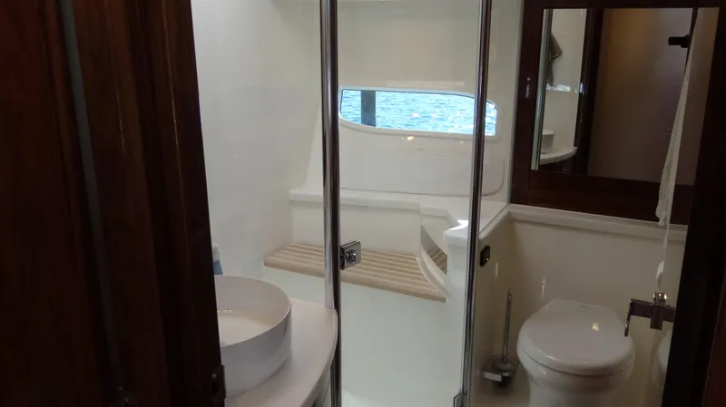 Chapter II Yacht Photos Pics 