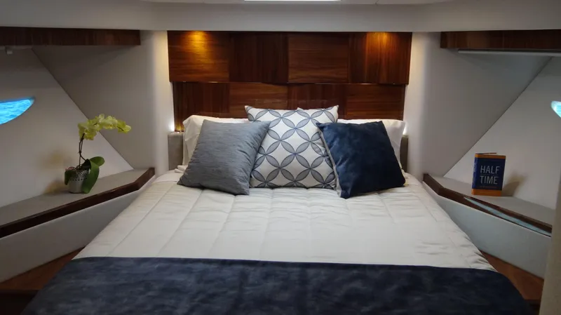 Chapter II Yacht Photos Pics 