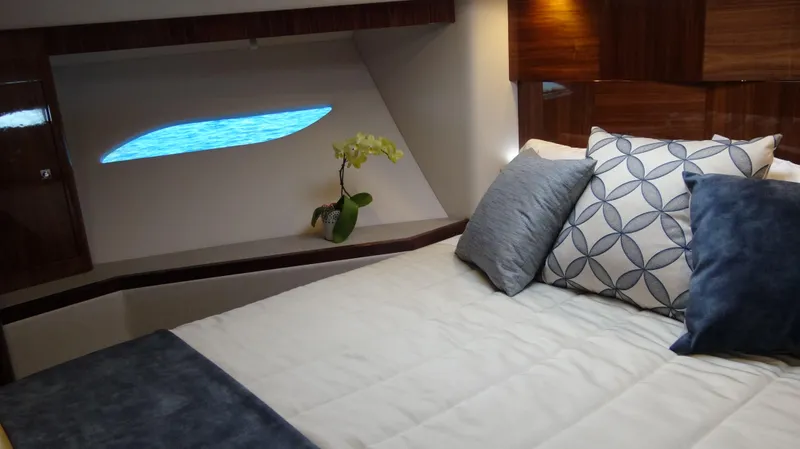 Chapter II Yacht Photos Pics 