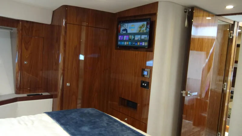 Chapter II Yacht Photos Pics 