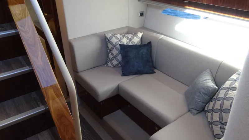 Chapter II Yacht Photos Pics 