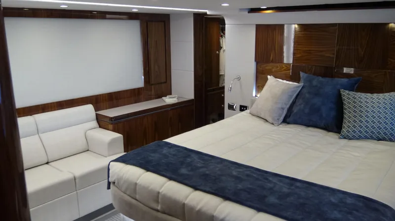 Chapter II Yacht Photos Pics 