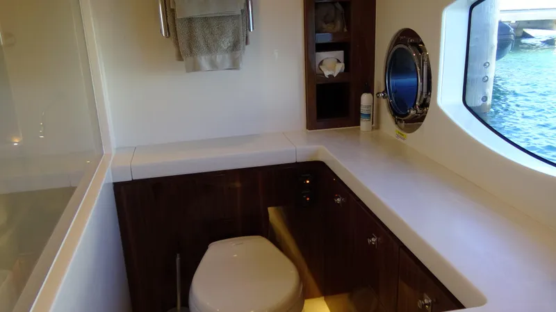 Chapter II Yacht Photos Pics 