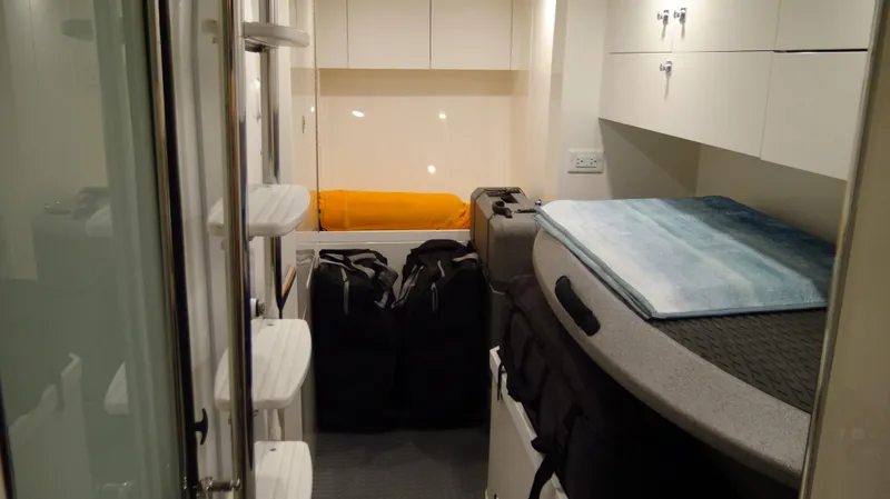 Chapter II Yacht Photos Pics 