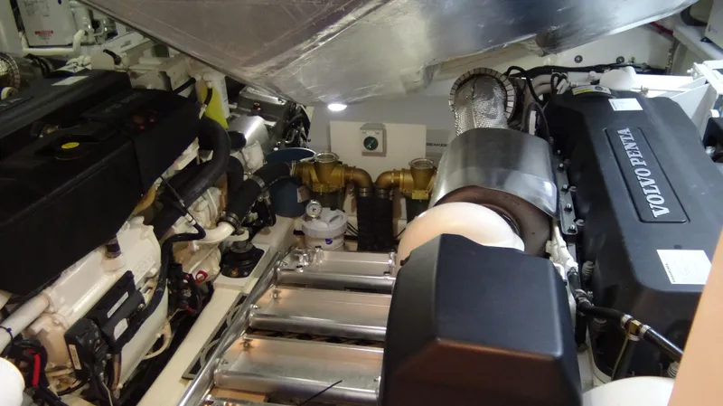 Chapter II Yacht Photos Pics 