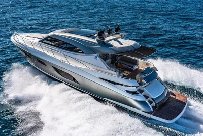 Riviera 6000 Sport Yacht