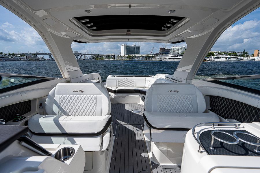 2020 Sea Ray 350 SLX