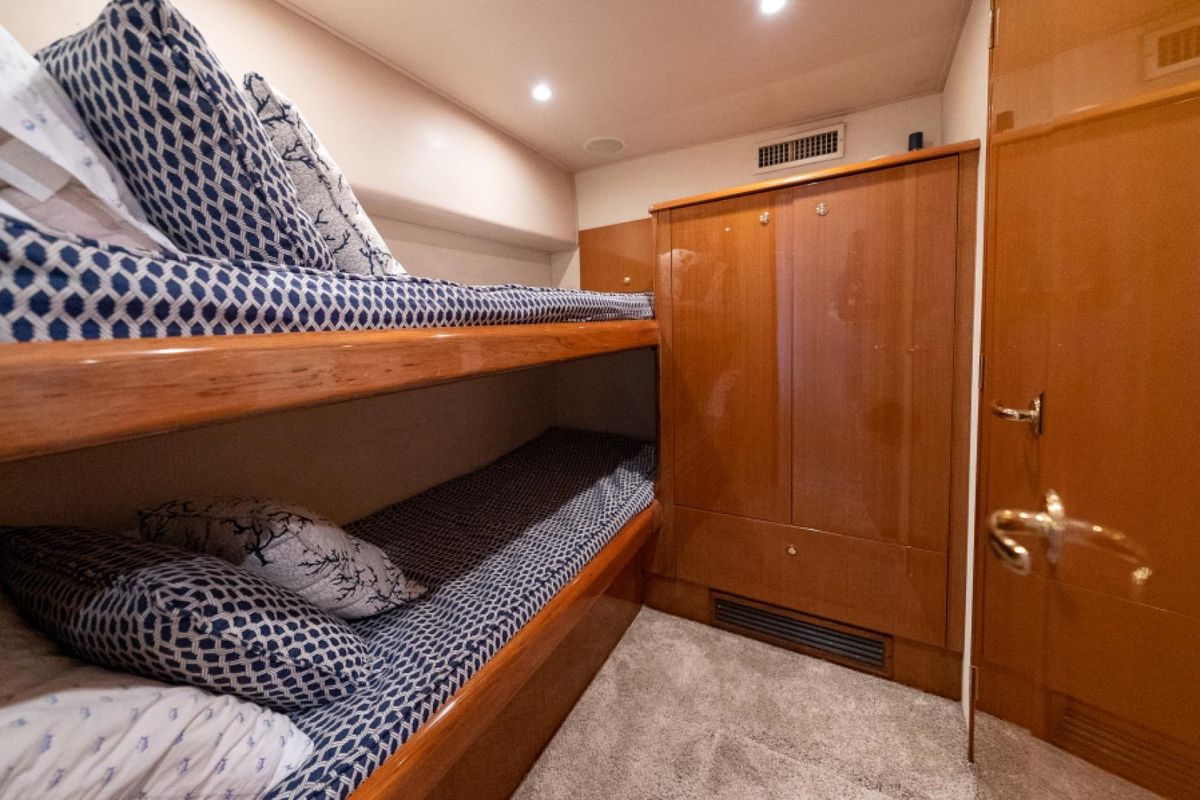 2003 Viking 45 