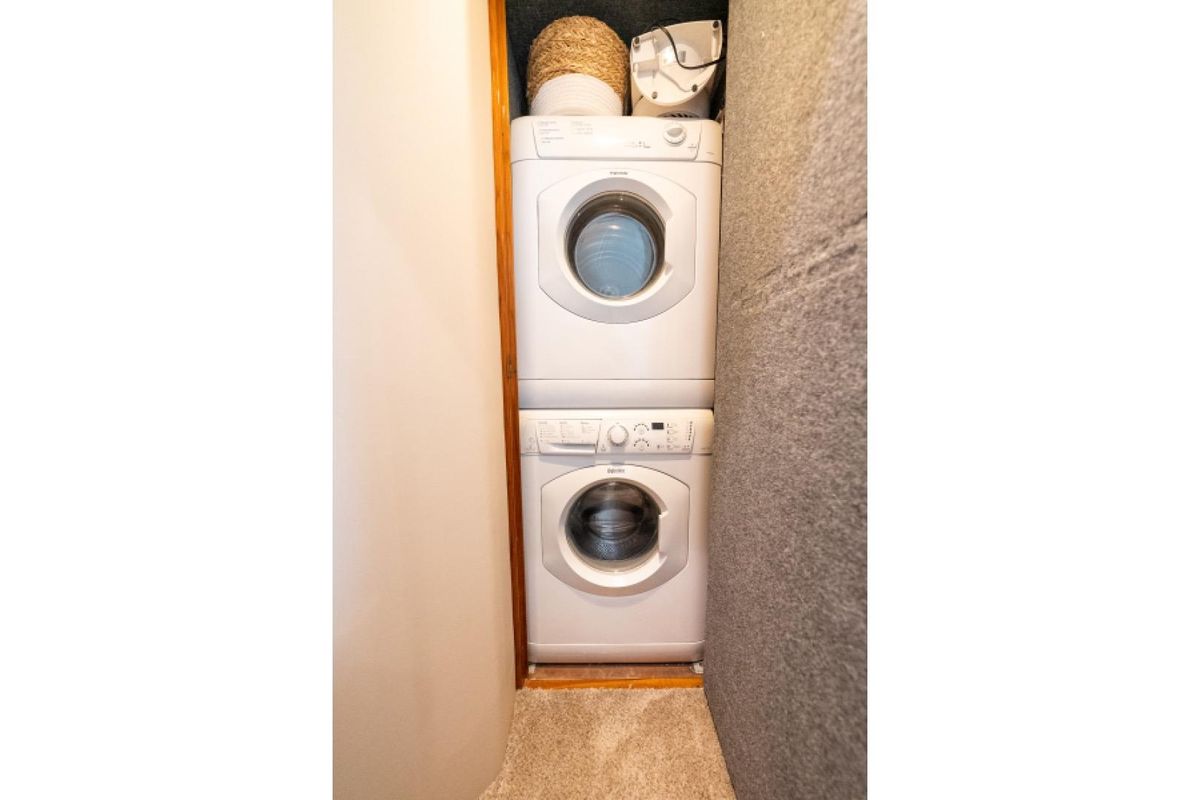2003 Viking 45 