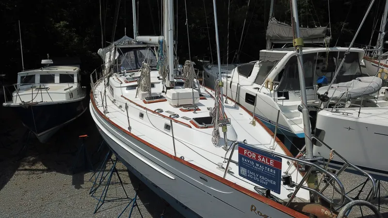 Roxy Yacht Photos Pics 