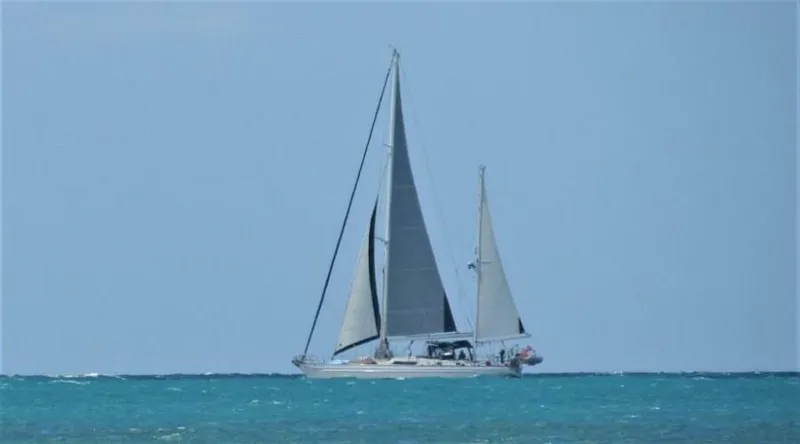 Roxy Yacht Photos Pics 