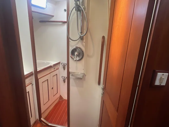 Roxy Yacht Photos Pics 