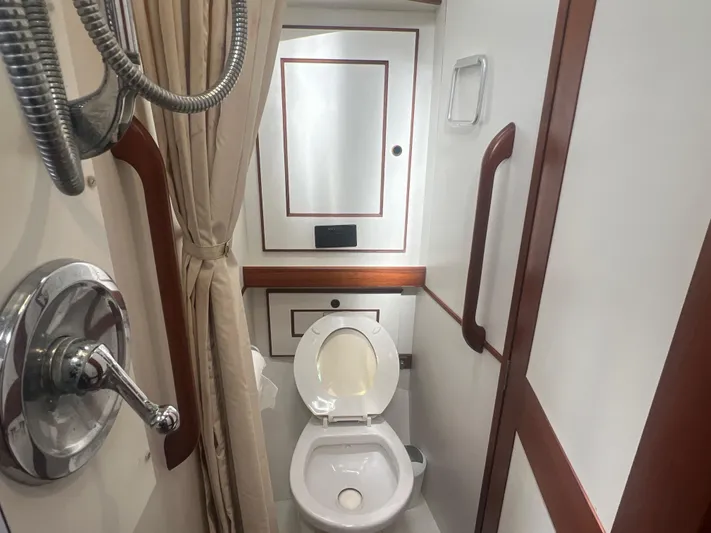 Roxy Yacht Photos Pics 