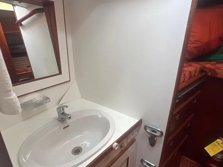 Roxy Yacht Photos Pics 