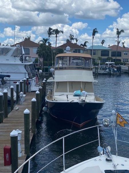 2004 Mainship 400 Trawler