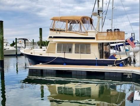 2004 Mainship 400 Trawler