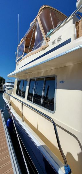 2004 Mainship 400 Trawler