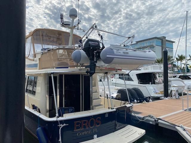 2004 Mainship 400 Trawler