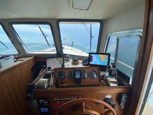 2004 Mainship 400 Trawler