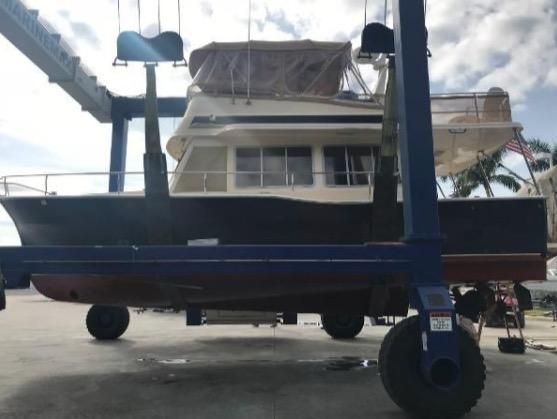 2004 Mainship 400 Trawler