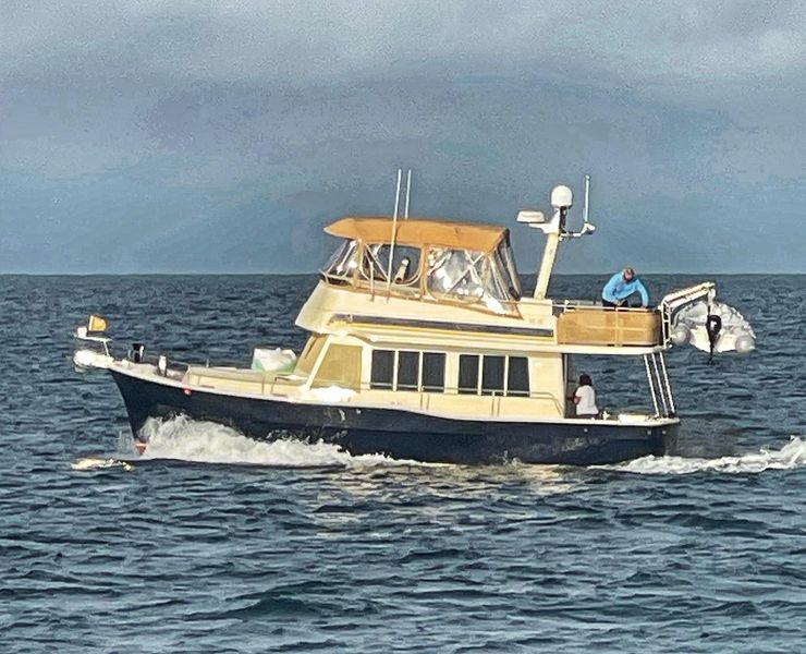 2004 Mainship 400 Trawler