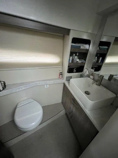  Yacht Photos Pics 2022 REGAL 38 GRANDE COUPE - Image 21