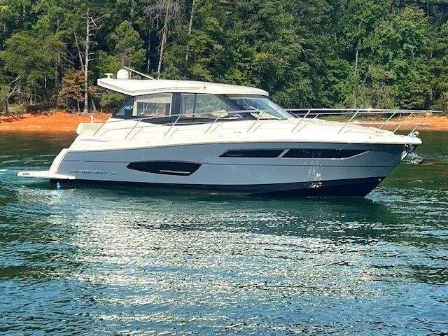  Yacht Photos Pics 2022 Regal 38 Grande Coupe - Image 1