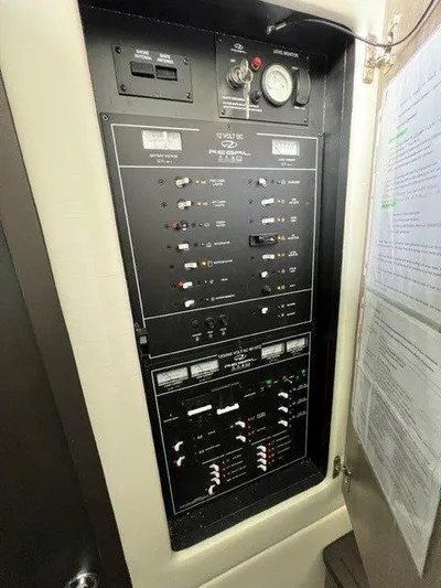  Yacht Photos Pics 2022 REGAL 38 GRANDE COUPE - Image 25