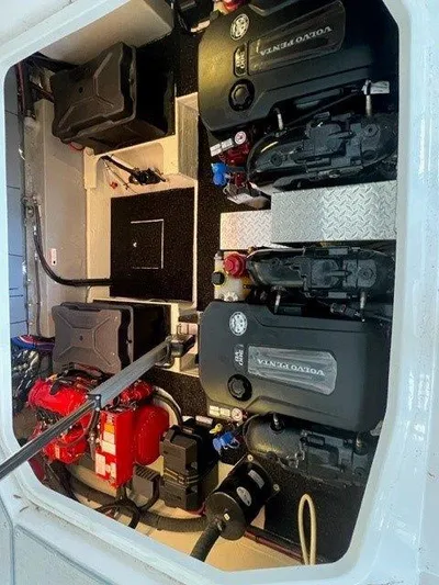  Yacht Photos Pics 2022 REGAL 38 GRANDE COUPE - Image 29