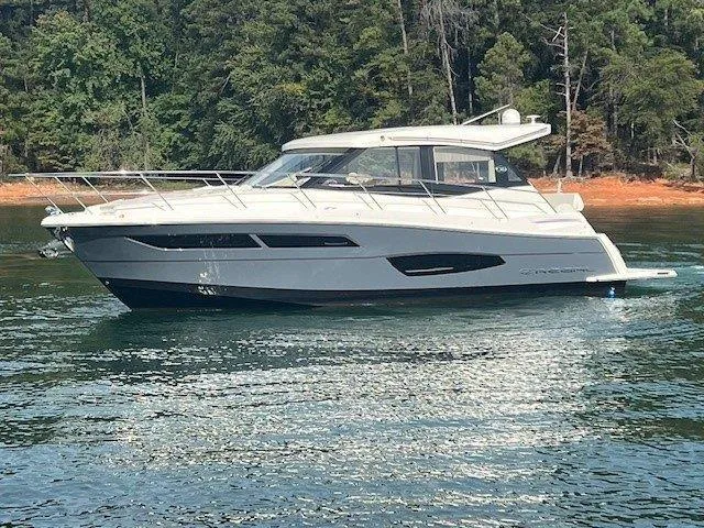  Yacht Photos Pics 2022 Regal 38 Grande Coupe - Image 2