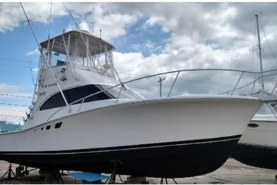 1995 Luhrs 32