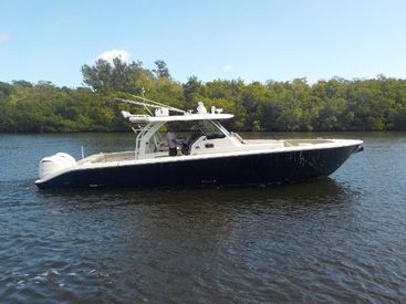 2017 40' Pursuit-408 S Jupiter, FL, US