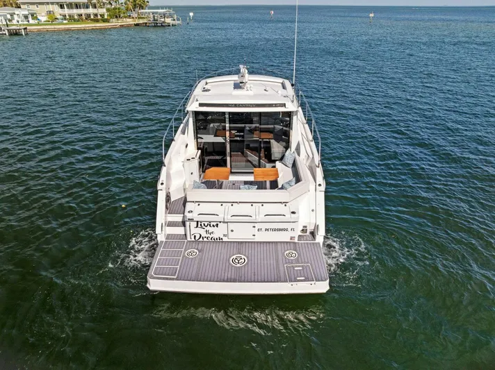 Livin' The Dream IV Yacht Photos Pics 