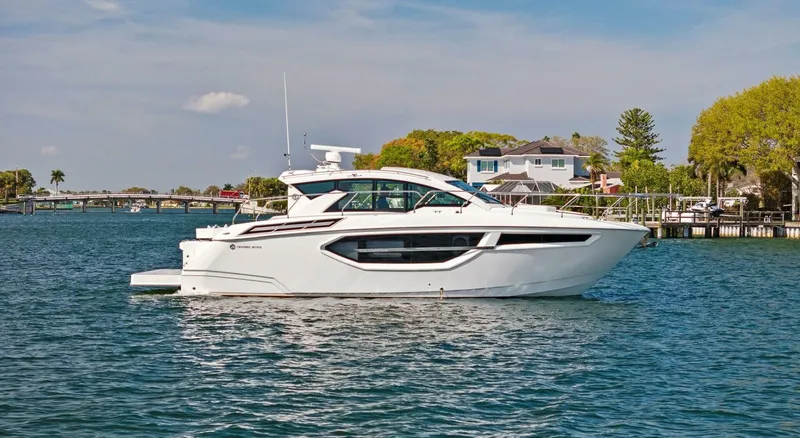 Livin' The Dream IV Yacht Photos Pics 