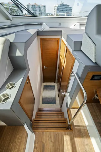 Livin' The Dream IV Yacht Photos Pics 