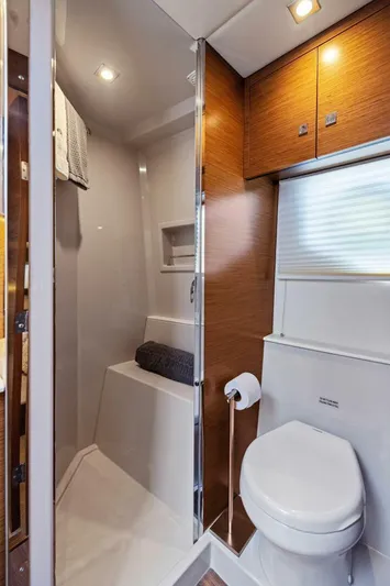 Livin' The Dream IV Yacht Photos Pics 